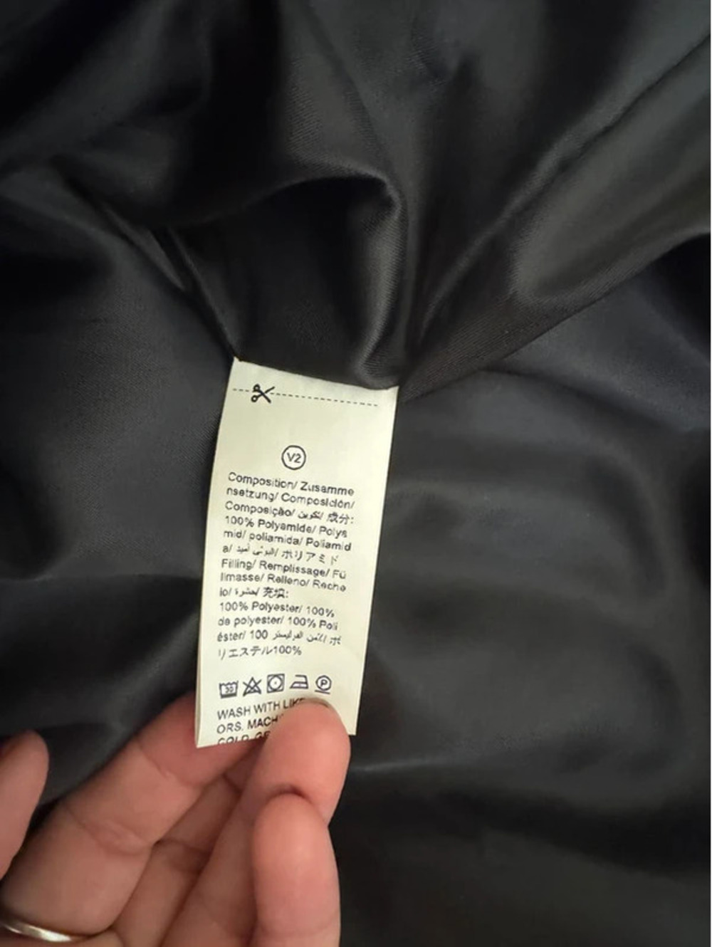 Women’s Shein black puffer vest size small - Picture 3 of 3